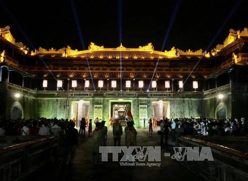 Mehr als 300 Künstler nehmen am Festival der traditionellen Berufe in Hue 2017 teil - ảnh 1